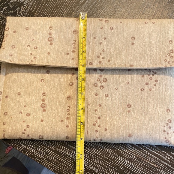 Source Unknown Cream Clutch with Brown Accents - Picture 8 of 10